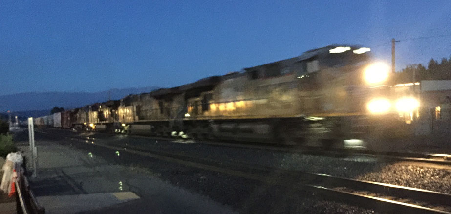 Donner-UP-train-Truckee-dusk