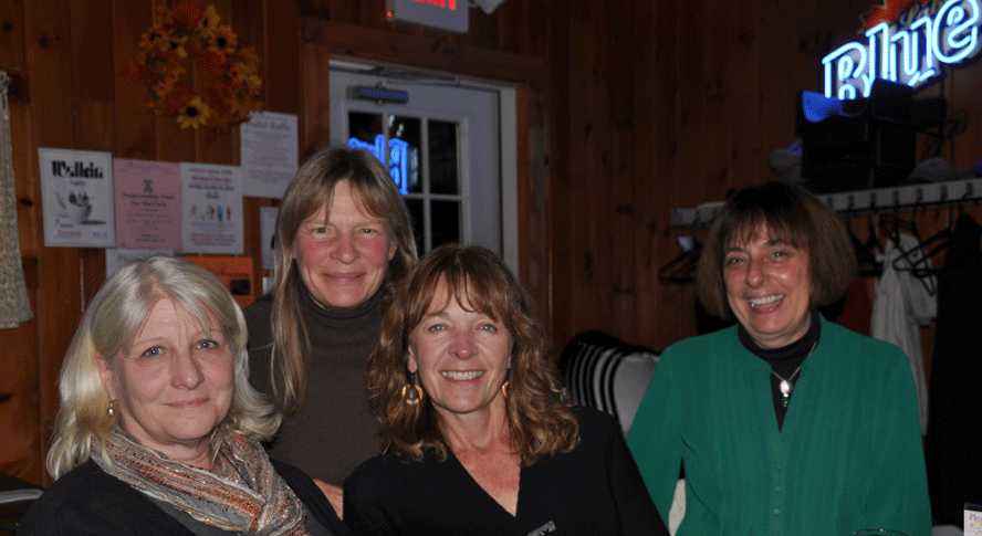 The ladies during our dinner at Momma's. It's hard to believe that each is close to my age! It wasn't a big one, as reunions go, but the energy was there.